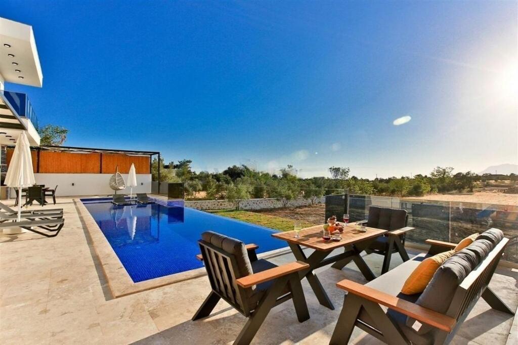 Villa Lycian-Kalkan 3 Bedroom-2 Jakuzzies-Sauna-Turkish Hamam-Huge Private Pool And Lovely Garden Kaş Eksteriør bilde
