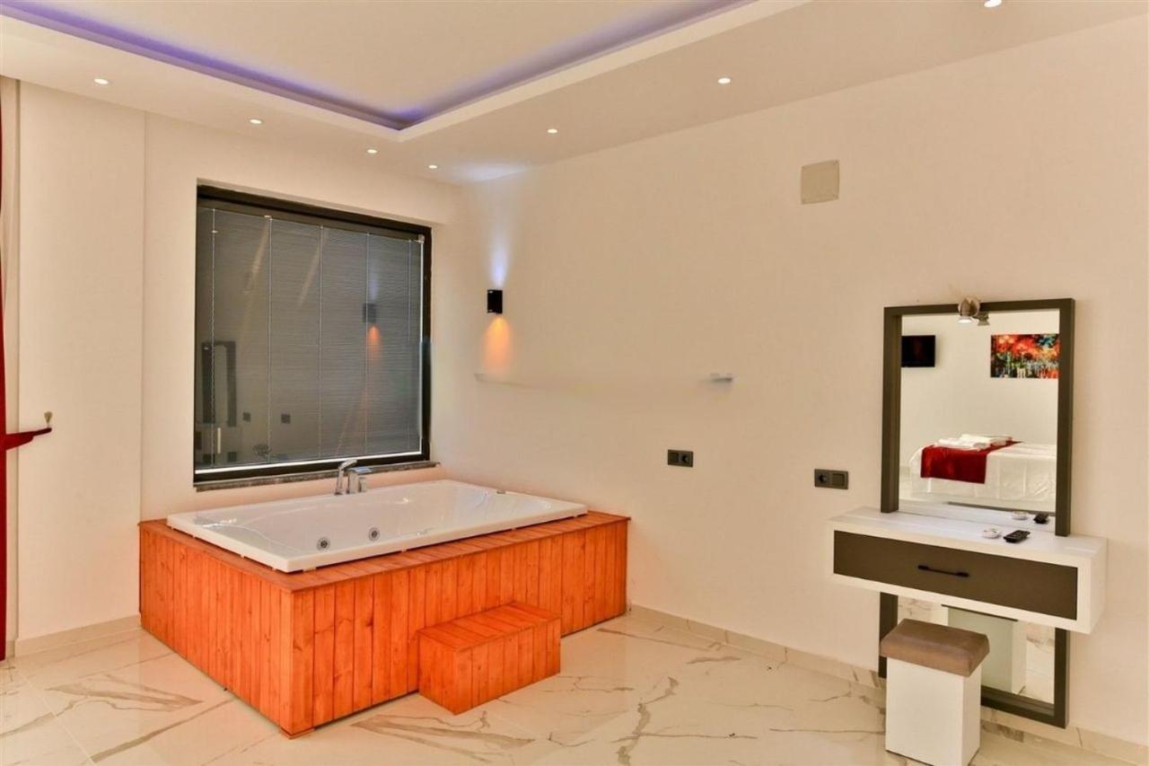 Villa Lycian-Kalkan 3 Bedroom-2 Jakuzzies-Sauna-Turkish Hamam-Huge Private Pool And Lovely Garden Kaş Eksteriør bilde